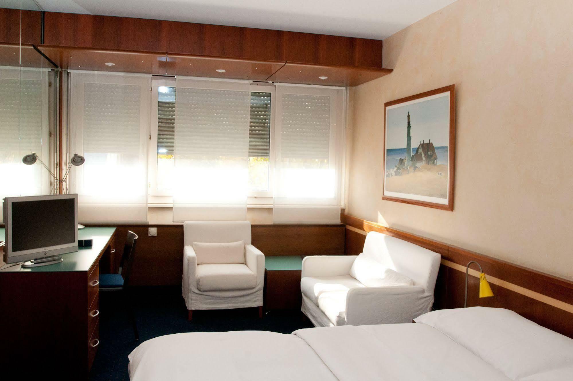 Hostellerie De La Vendee Lancy Eksteriør bilde