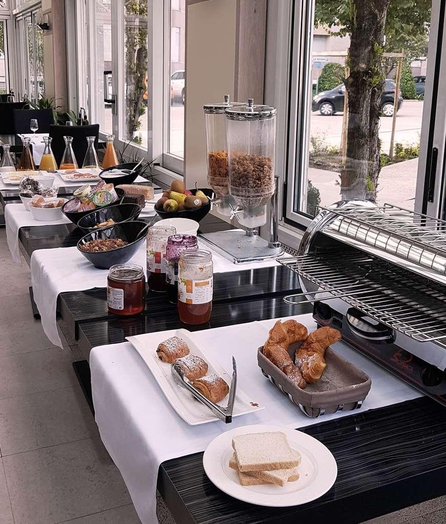 Hostellerie De La Vendee Lancy Restaurant bilde